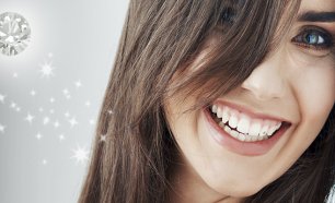 Sorriso Brilhante com Colocação de Piercing Dentário (brilhante swarovsky)!