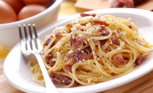 Delicioso Menu Italiano para Dois! Carbonara, Massa Vegetariana ou Lasanha Bolonhesa! Tu escolhes!